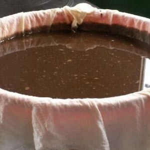 四代目醗酵職人/【2017年製造 生揚げ醗酵魚醤】~2017年に仕込みました。天日塩とイワシによる海の醗酵/210g