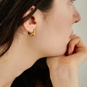 stainless plum hoop pierce