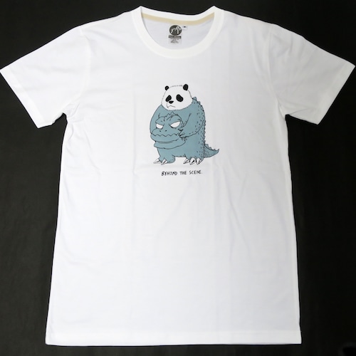 怪獣映画に出演中？「BEHIND THE SCENE.」パンダTシャツ