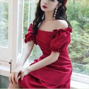 【送料無料】 ミニドレス  半袖  オフショルダー  フェミニン  Aライン・フレア  フリル  ラウンドネック  カジュアル系  大人可愛い  シンプルデザイン  レディースファッション  可愛い  20代・30代   春  パーティ・お出かけ・お呼ばれ