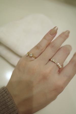 dual whisper pinky ring