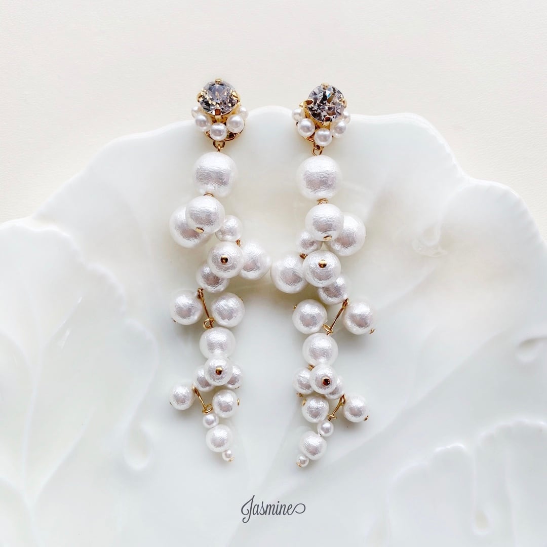 ビジュー × ランダム コットンパール ロング ピアス | Jasmine ハンドメイドアクセサリーショップ powered by BASE