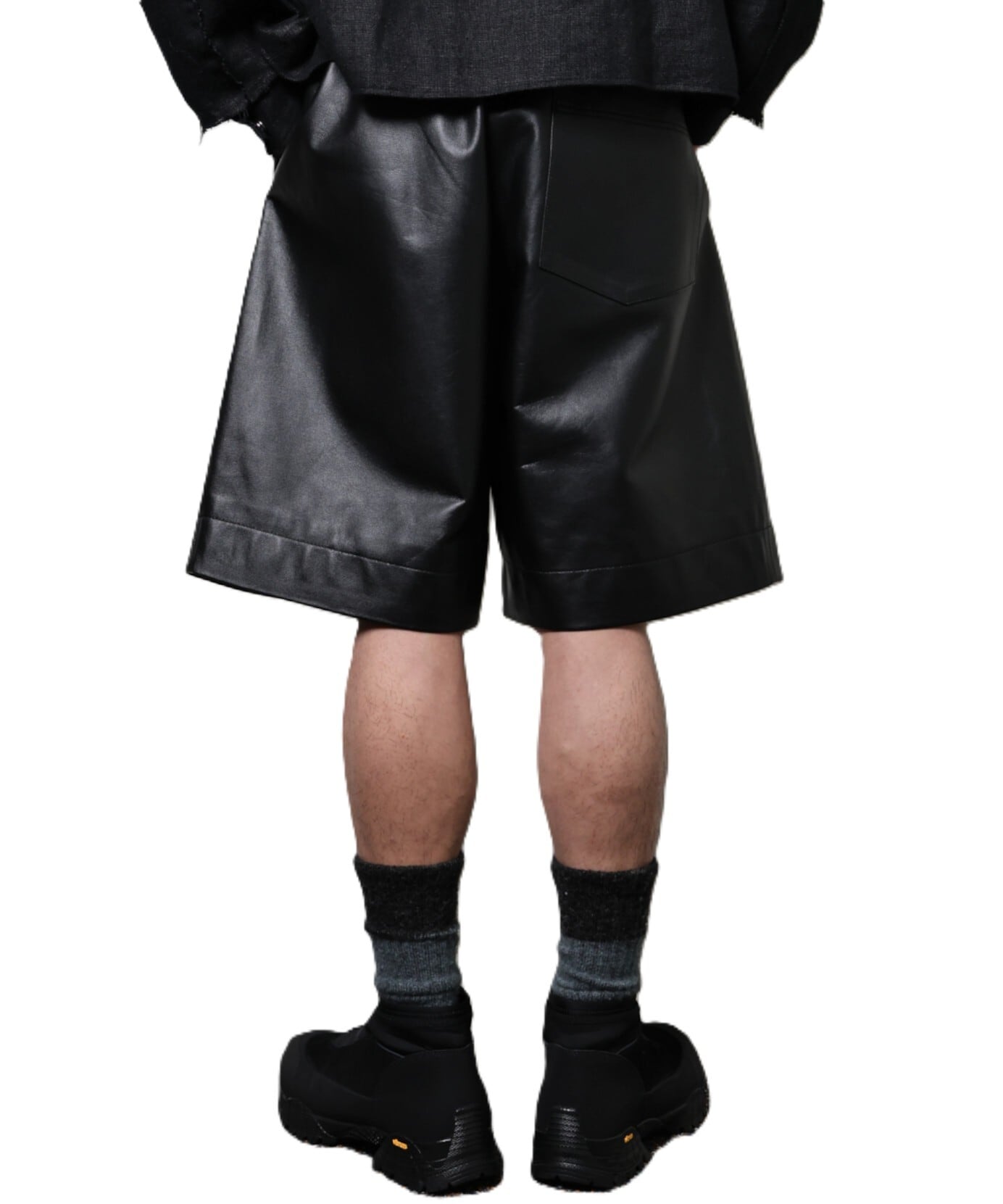 UNIVERSAL PRODUCTS. / 261-60513 LEATHER EASY SHORTS (BLACK