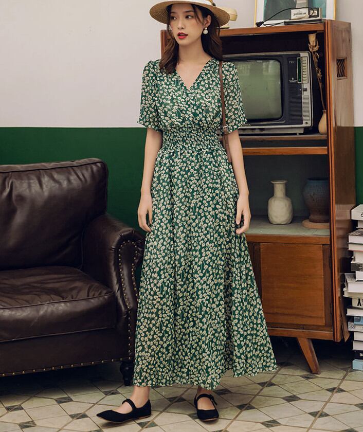 ワンランク上のマキシワンピース 小花柄 スリット入り リゾートワンピース