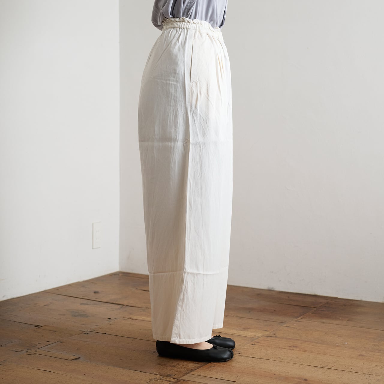 suzuki takayuki スズキタカユキ gathered pants Ⅰ off white | les