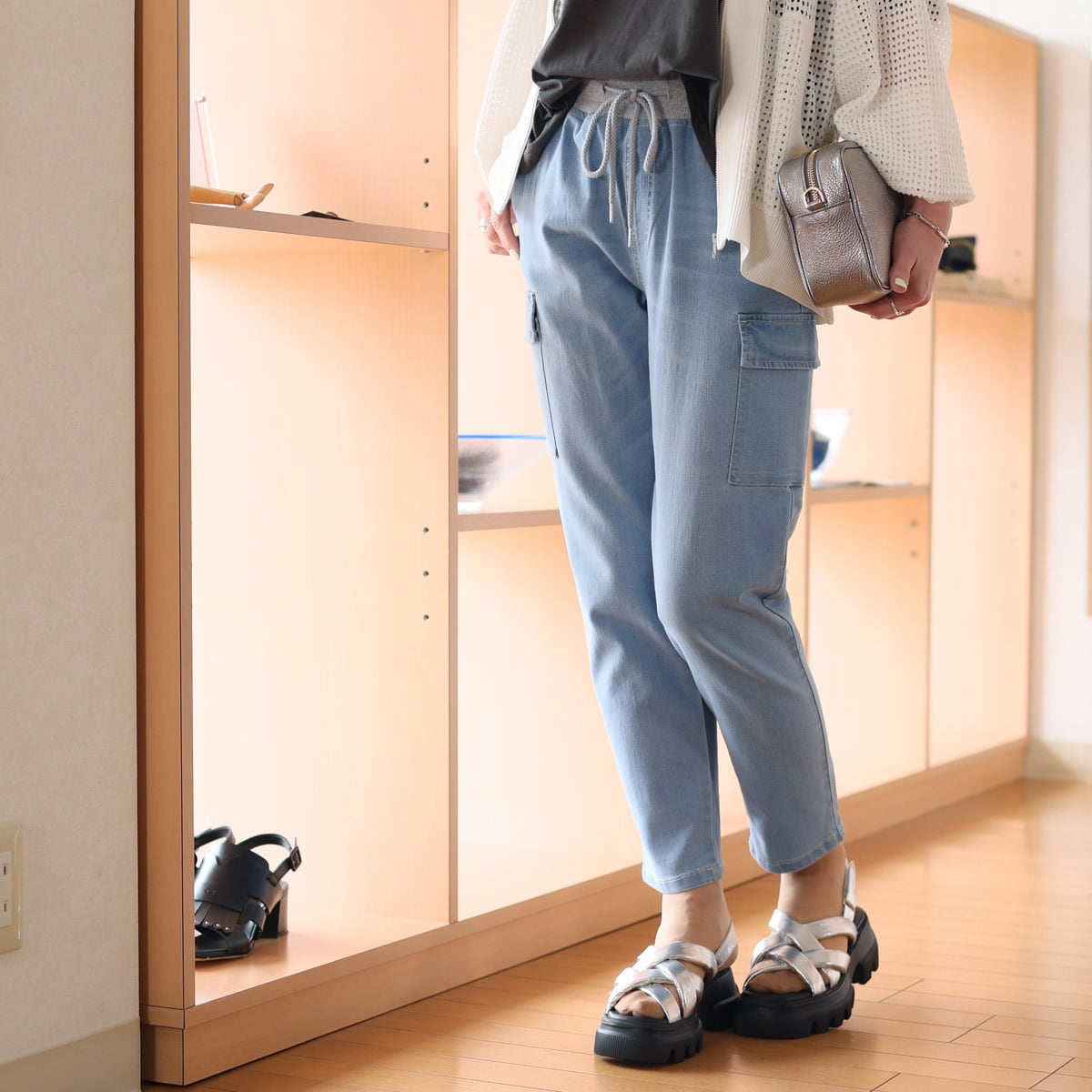 Priority (プライオリティ) ストレッチデニム リラックステーパード リブウエストカーゴパンツ