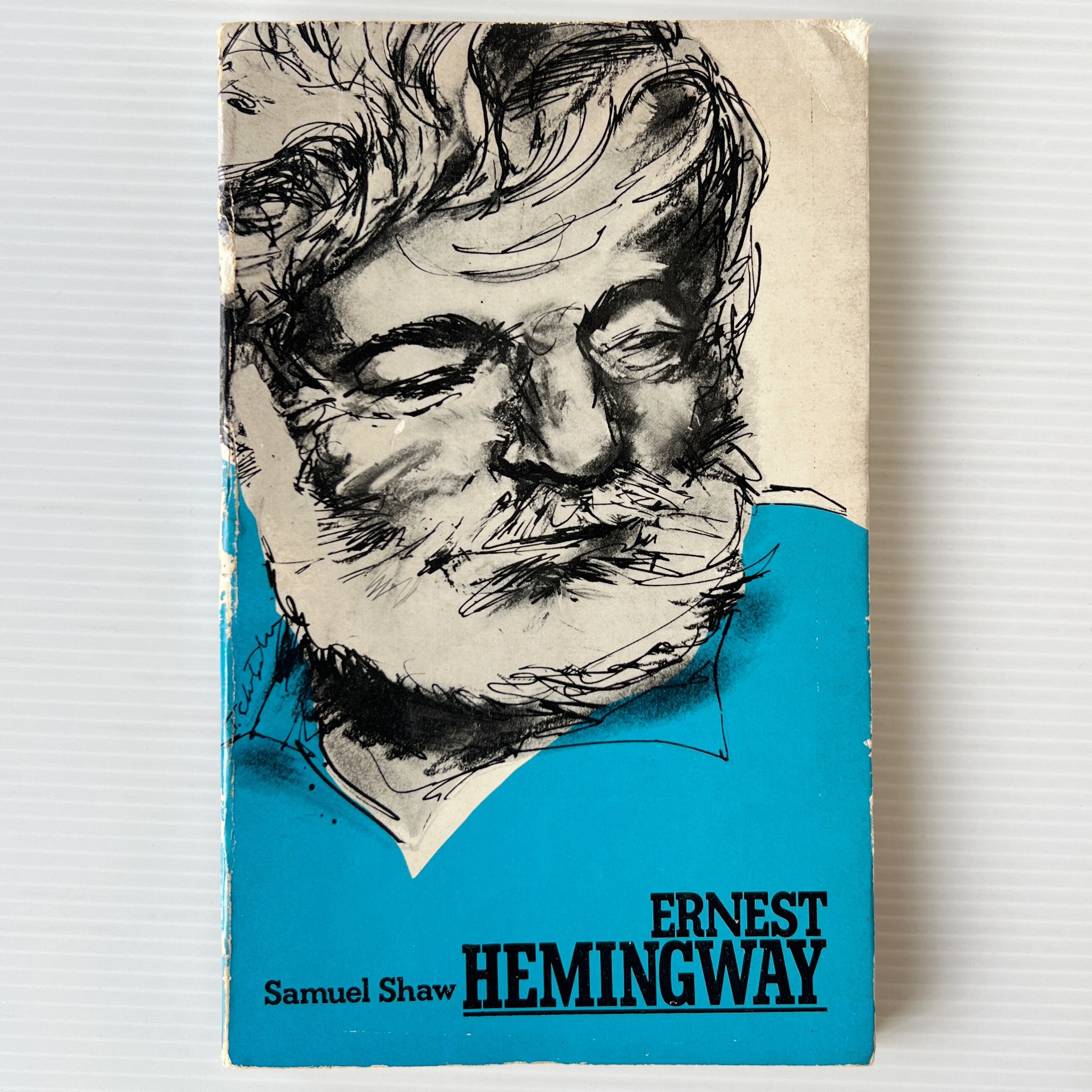 Ernest Hemingway / Samuel Shaw / Frederick Ungar Publishing