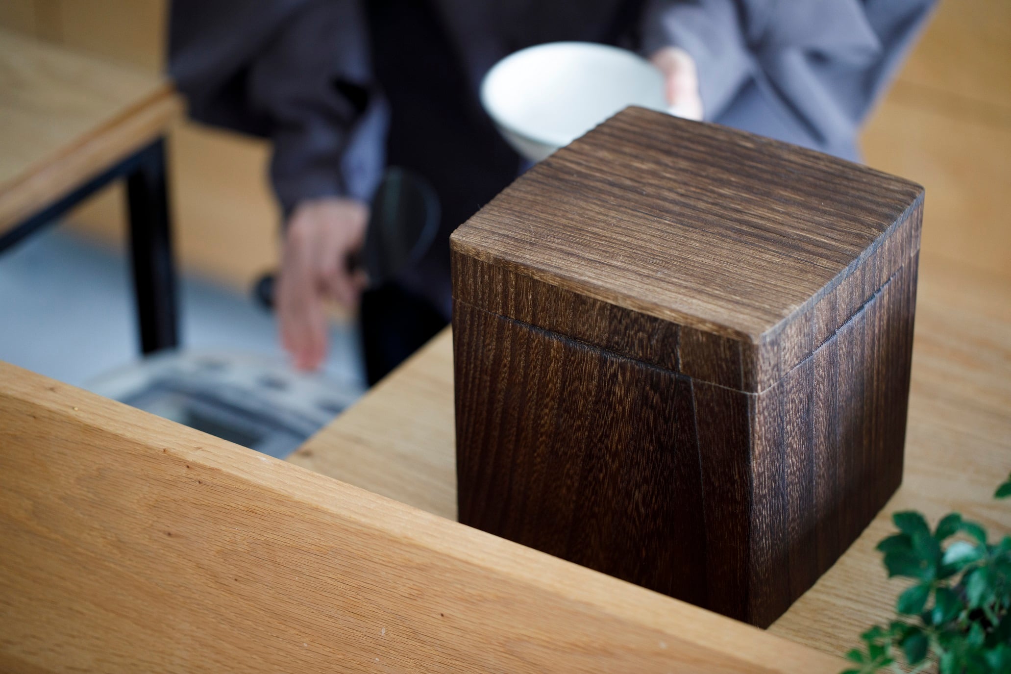 RICE STOCKER 国産桐 米びつ ライスストッカー【2kg 焼桐】 | KIRIFT