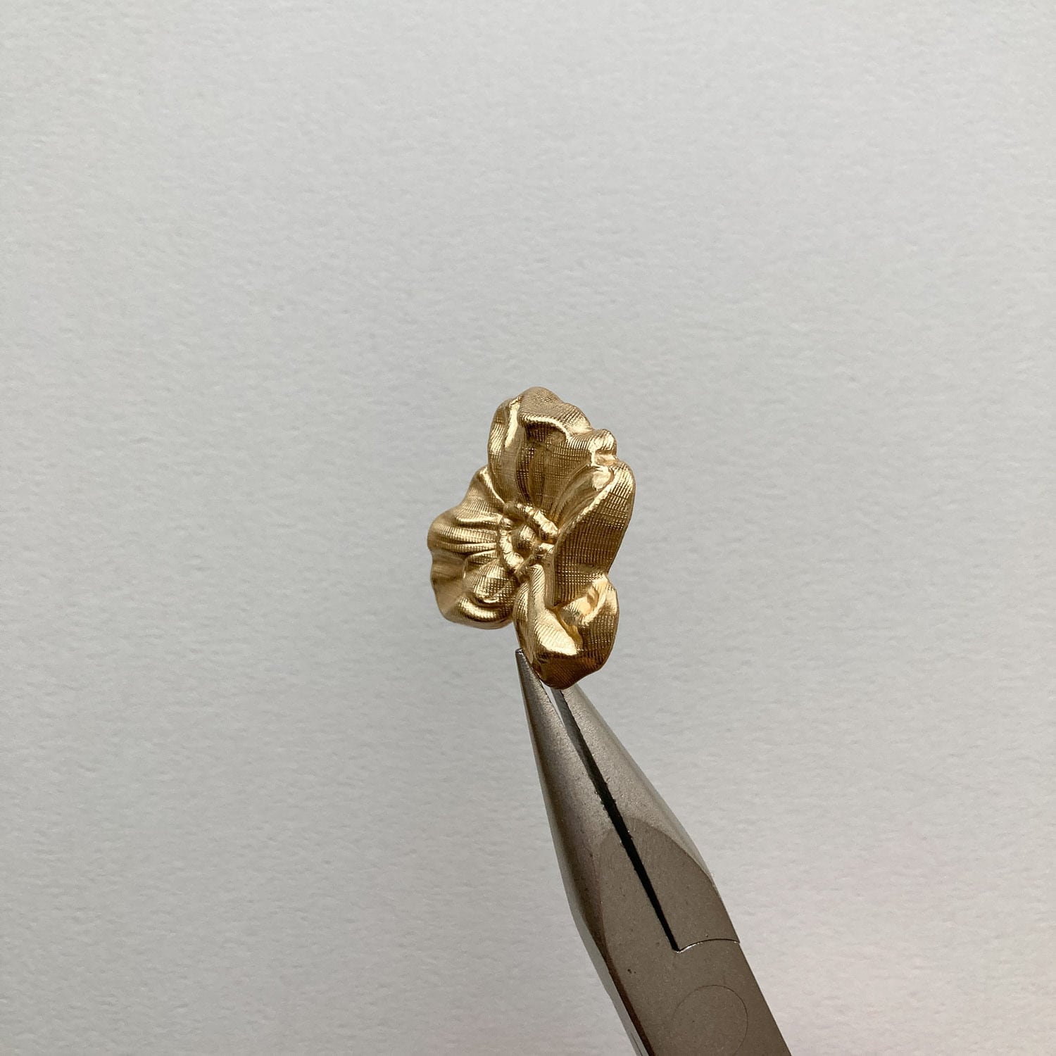 最終入荷〉USA真鍮 いびつなお花のプレートパーツ | Dua-アクセサリー