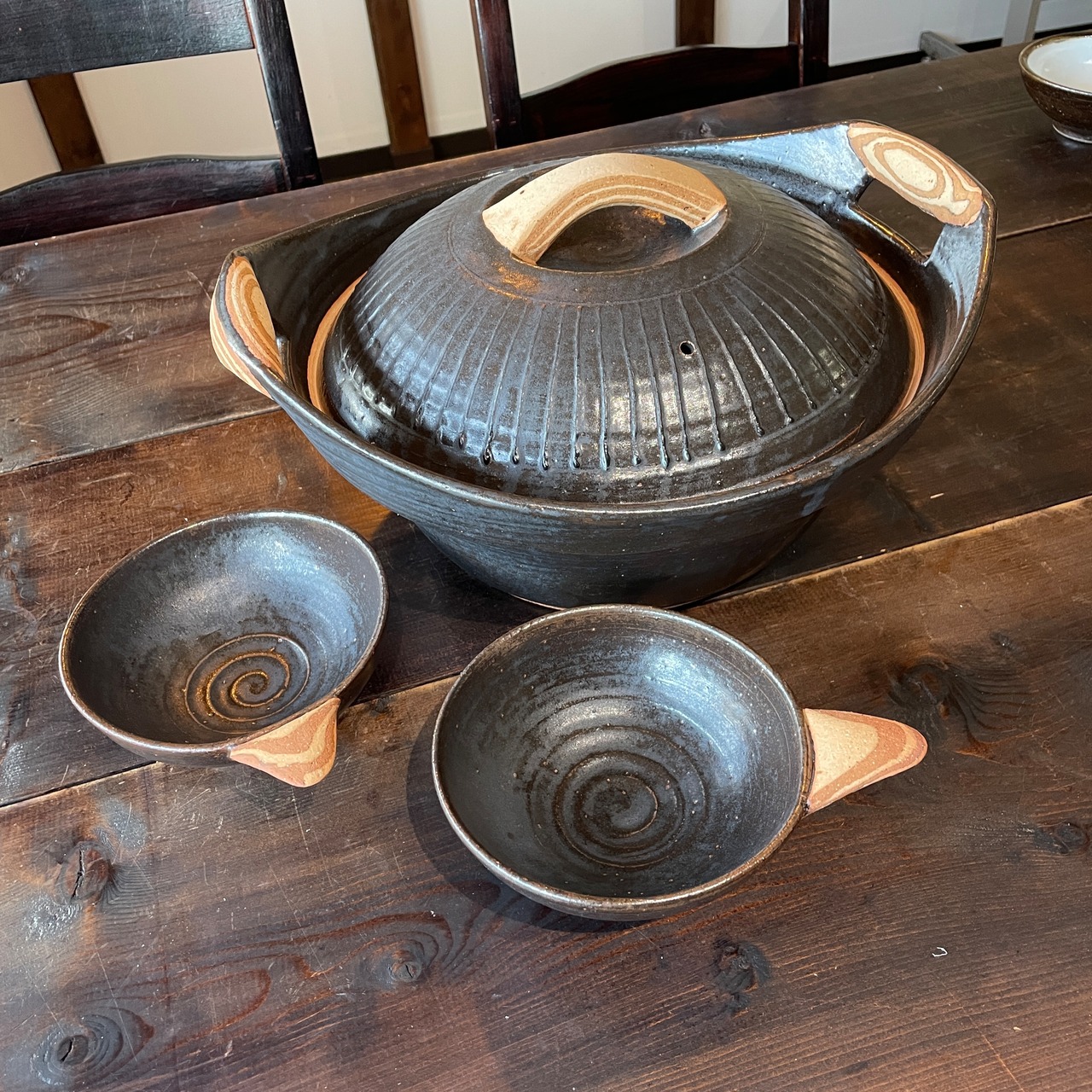 土鍋 直火専用 木目ハンドル キャセロール 黒釉 大 独歩炎