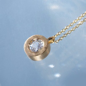 M JEWELRY  K18YG ホワイトサファイヤ ペンダント