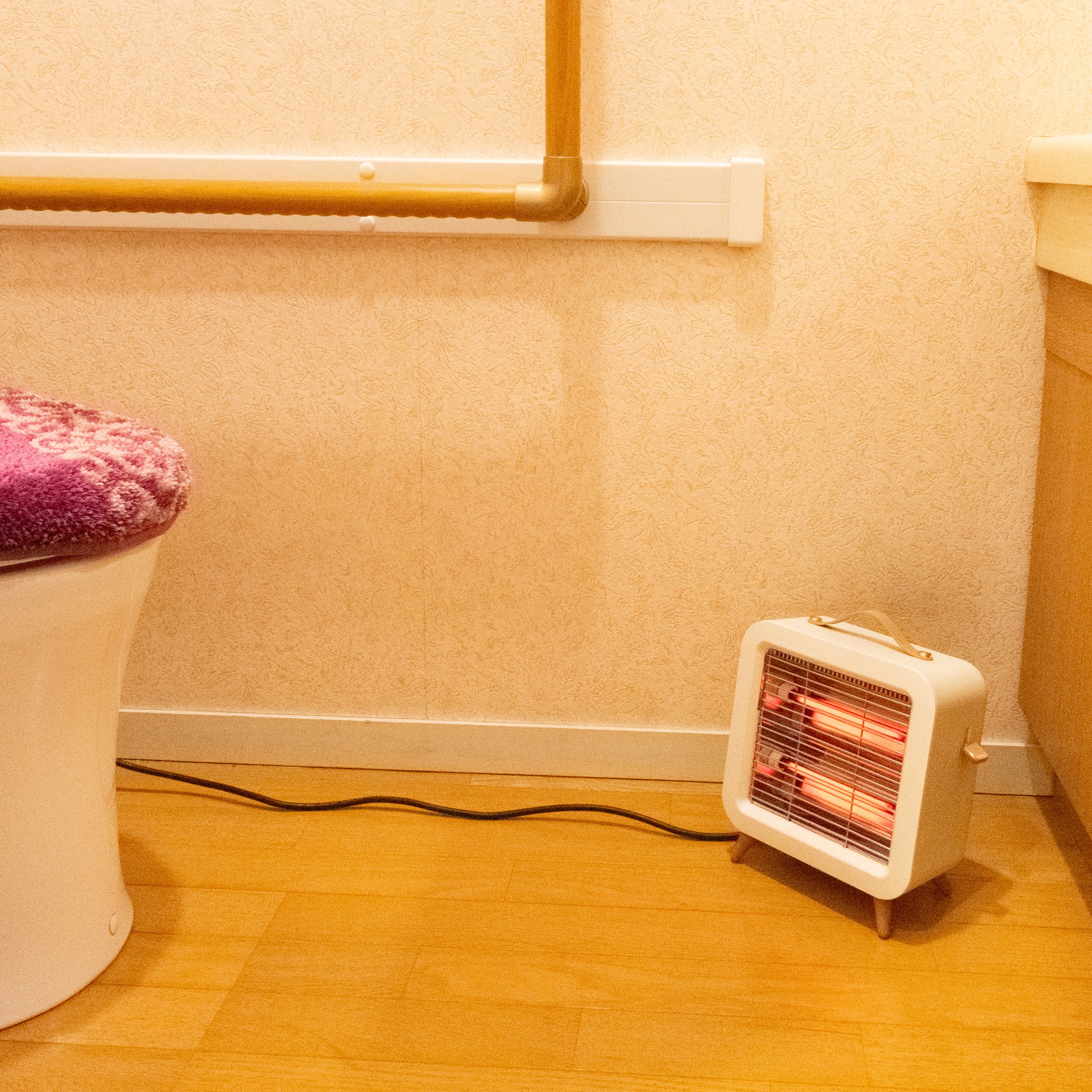 Comfort+ かんたん速暖 電気ストーブ【ルビぽか】｜KSH-550