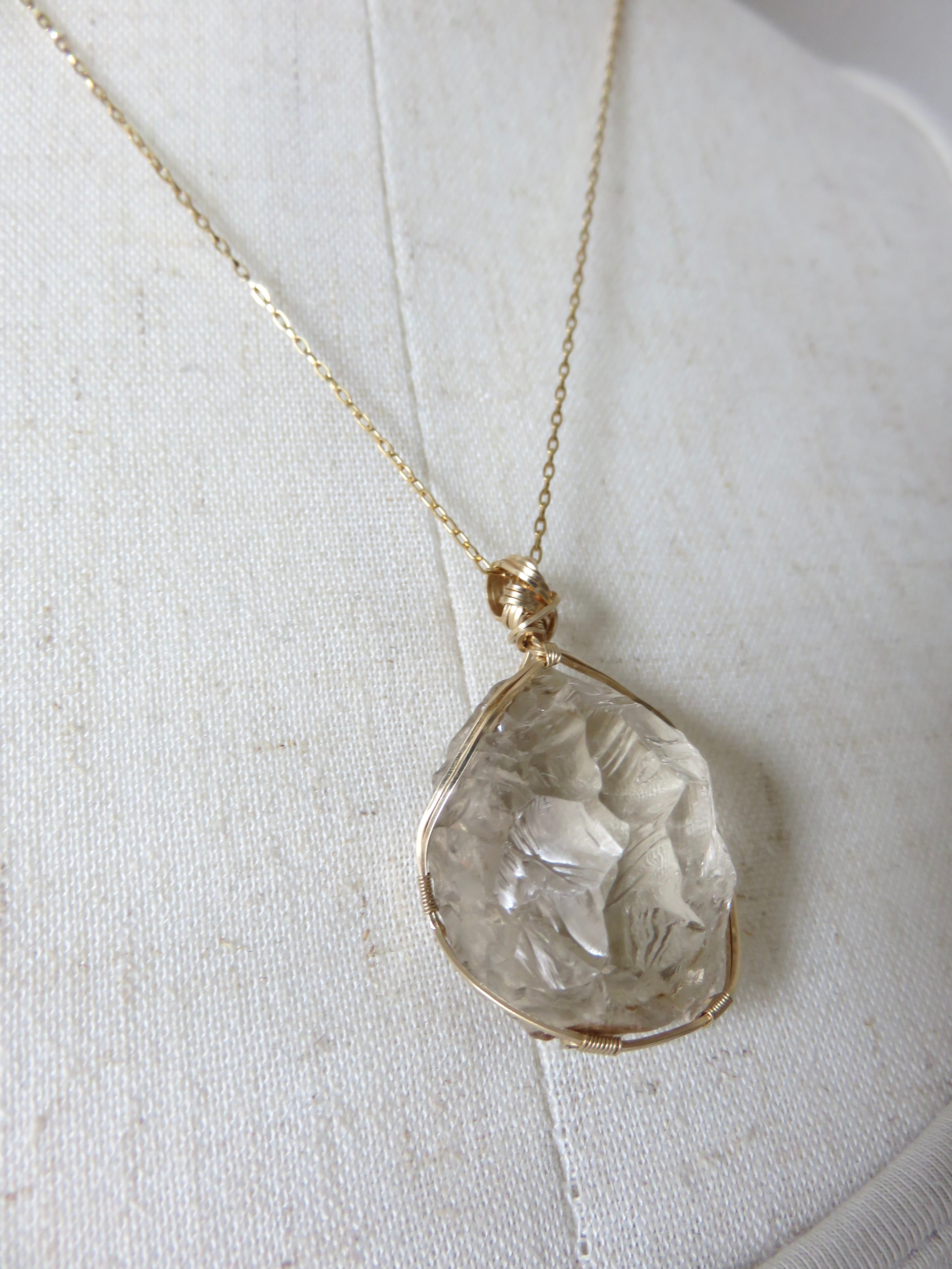 4月誕生石新作】かっこみ水晶女神巻きペンダントトップ | komichi