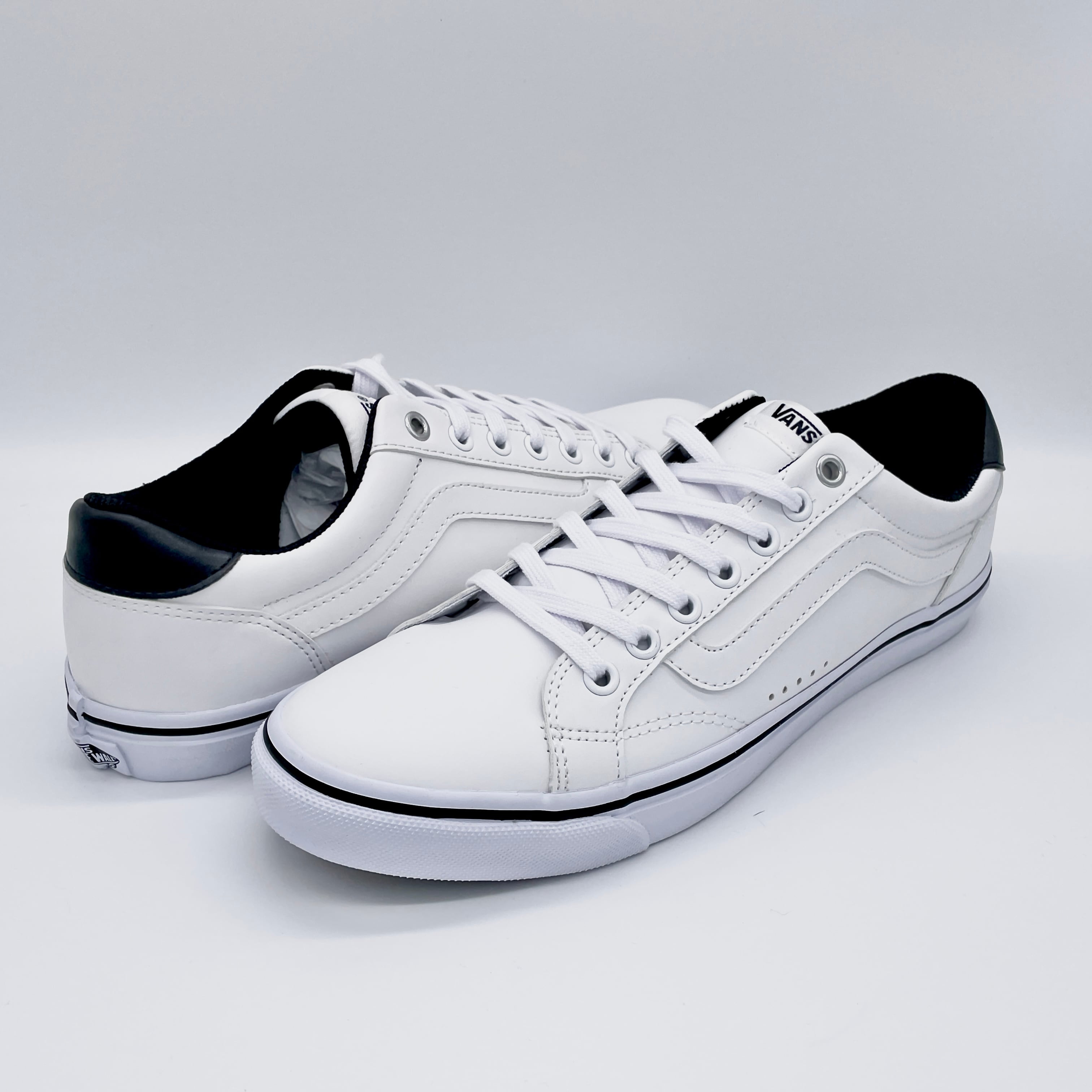 直営店に限定 VANS 白スニーカー スニーカー 直営店に限定 VANS 白スニーカー スニーカー