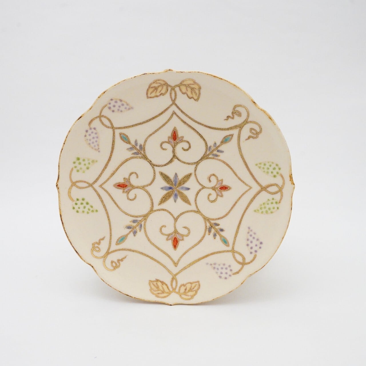 【友田 多紀】4.5寸皿 葡萄唐草 52