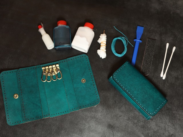 はじめてのレザークラフトキット｜本革ヌメ革キーケース制作セット（全5色）