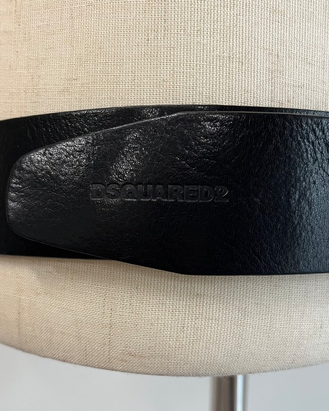 【DSQUARED2】logo metal backle belt