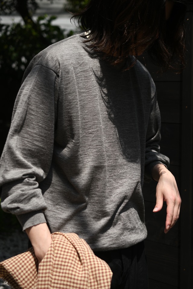 BATONER / CHOMA CREW NECK (GREIGE)