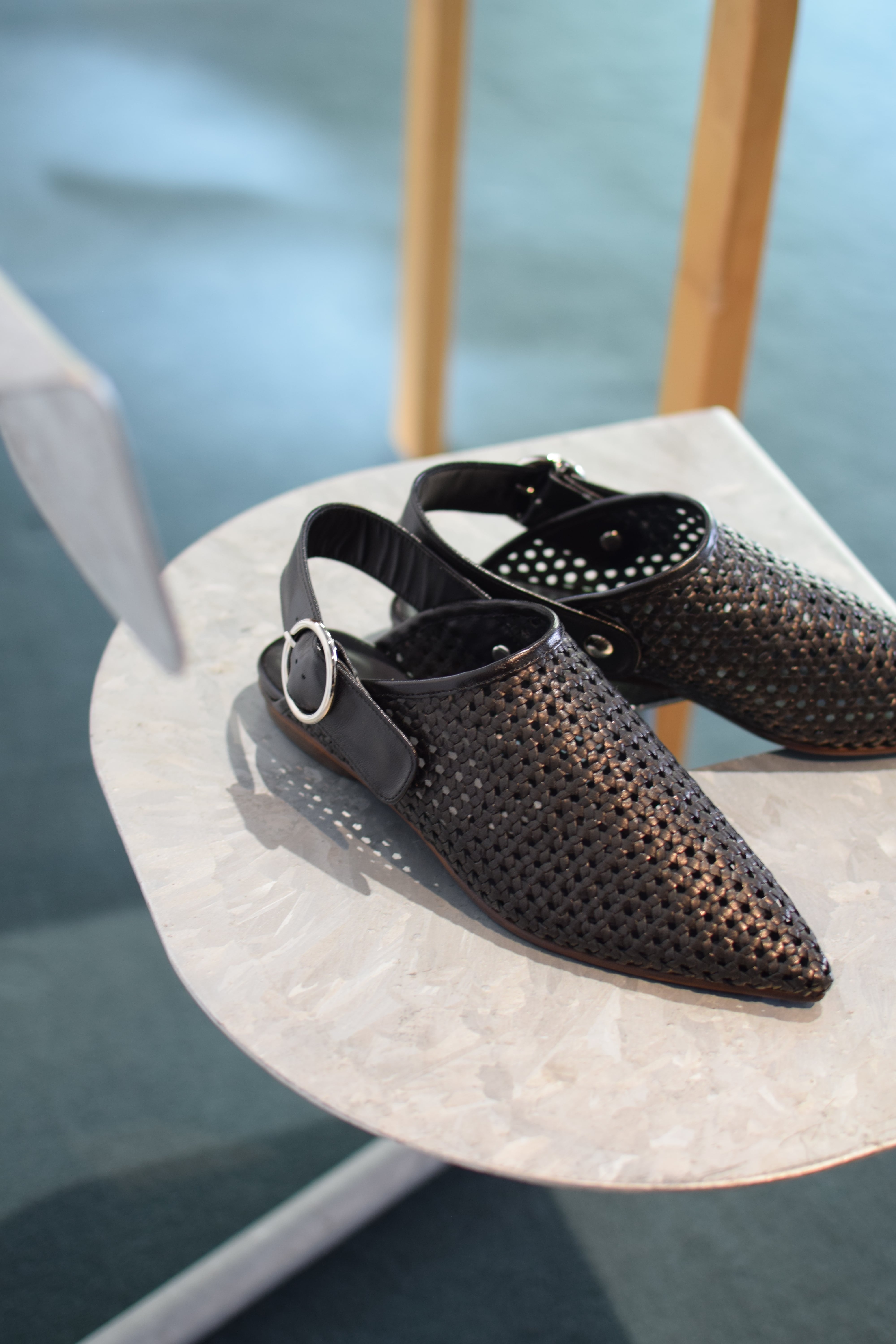 pelleq / frame sling shoes | Gallery KARIOCA