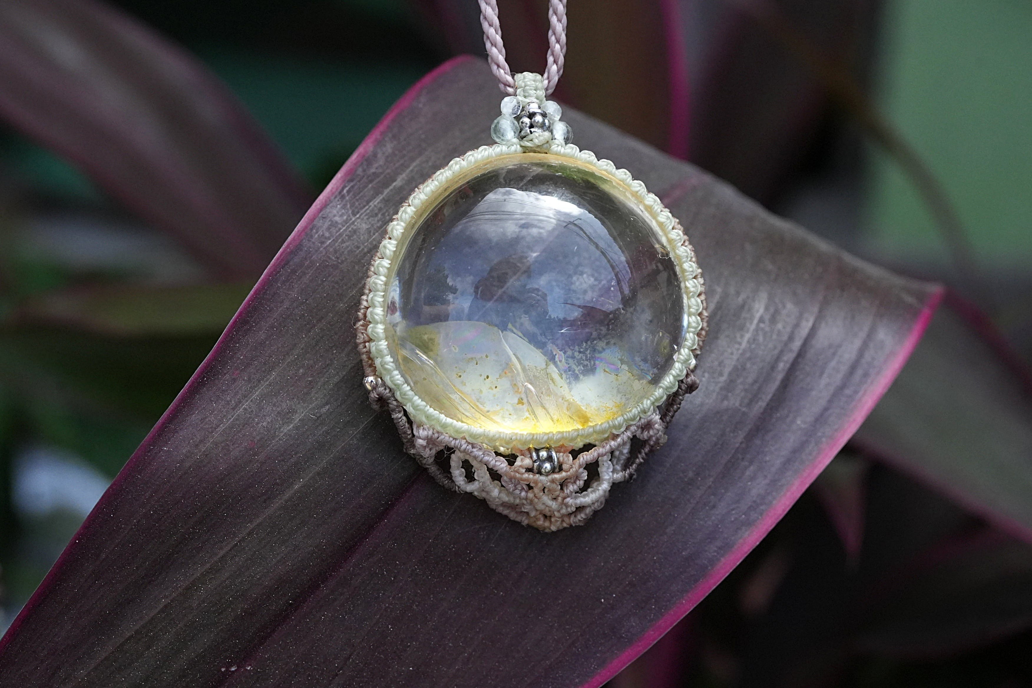 ぷっくり不思議★虹入り★ライモナイトインクォーツ マクラメネックレス2153