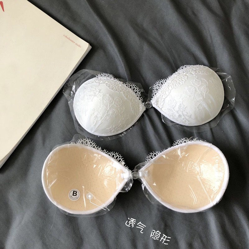 通気性のあるレースの胸のペーストの結婚式の乳首のペーストのシリコーン見えないブラジャーは、ストラップレスの下着の女性の夏の薄いセクションを集めます ブラックストロベリース85634977936