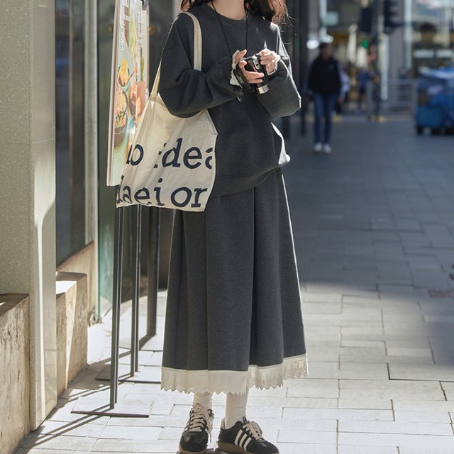 lace cuffs sweatshirt　J00217