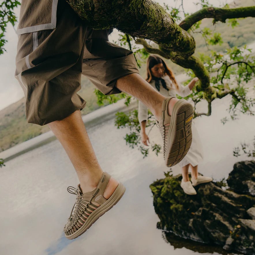 KEEN キーン】UNEEK ユニーク (Timberwolf/Plaza Taupe) | CARNOSA