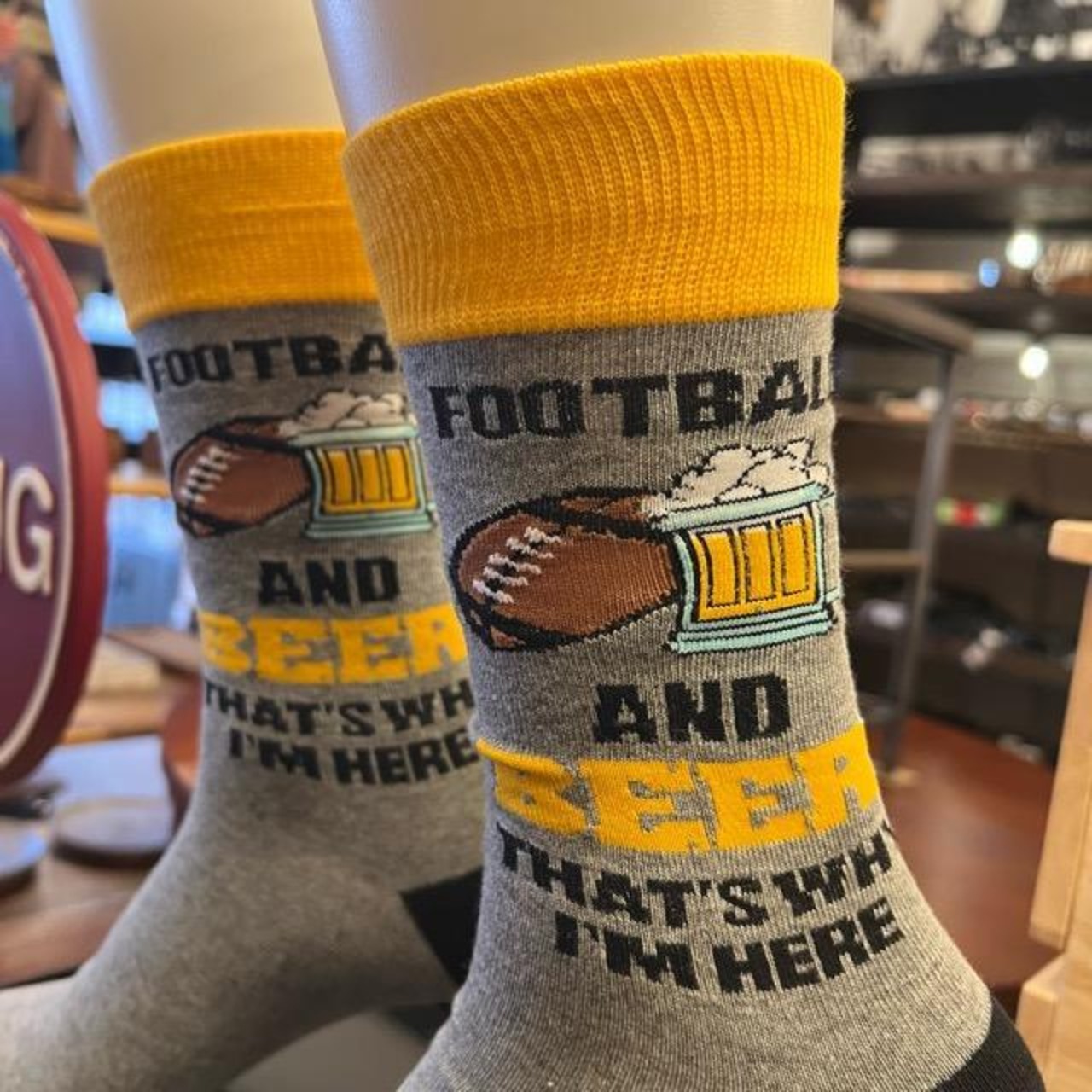 TOPANGA SOCKS Men's football and beer socks, perfect for footwear and small gifts.