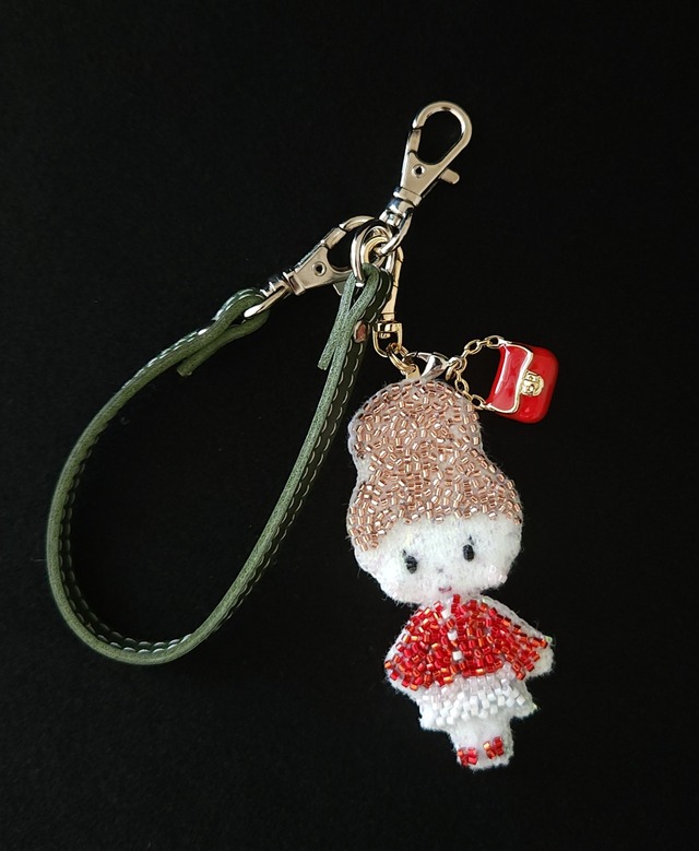 恋するアイリー❣️ビーズ刺繍ストラップ_1