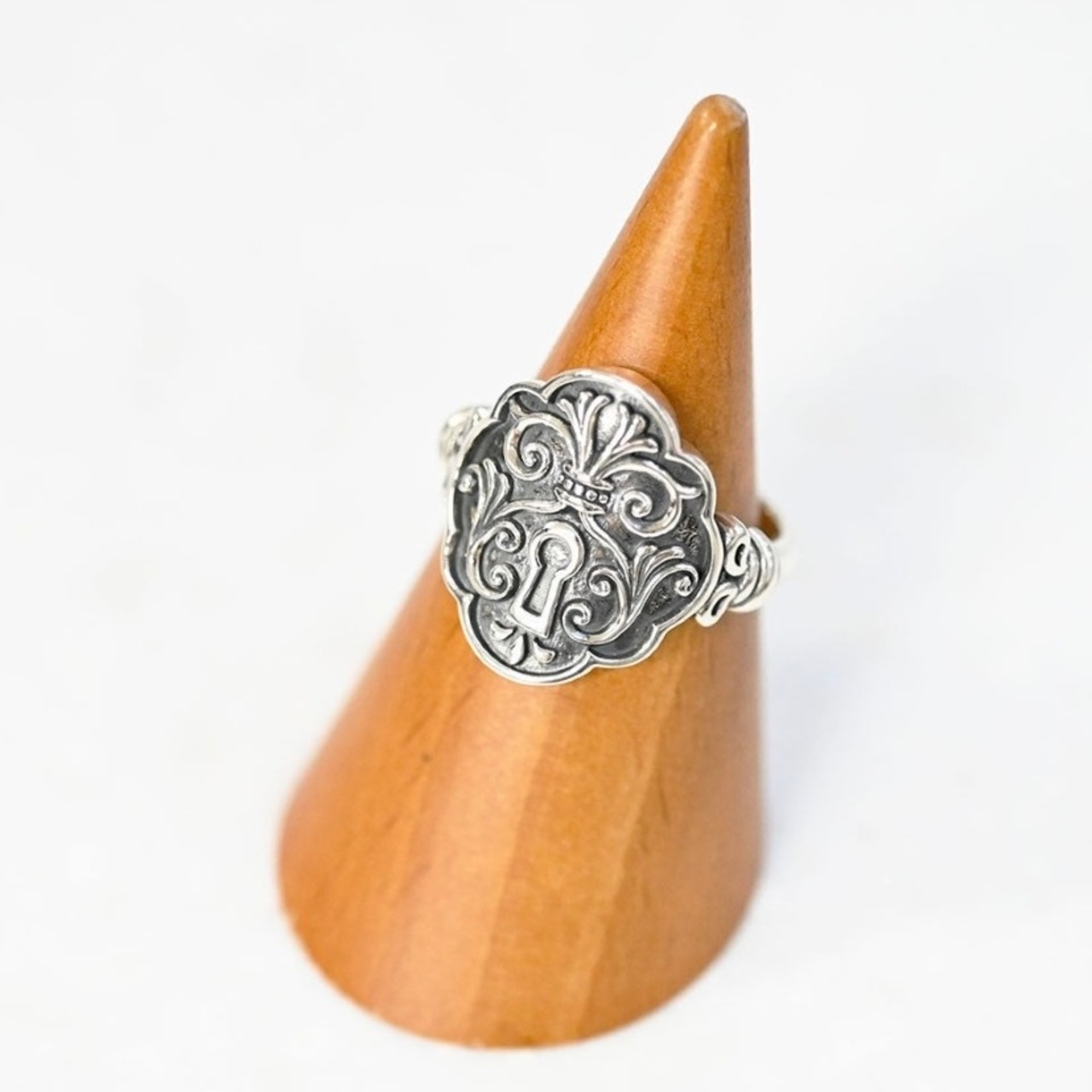 ROKUZAN silver padlock ring