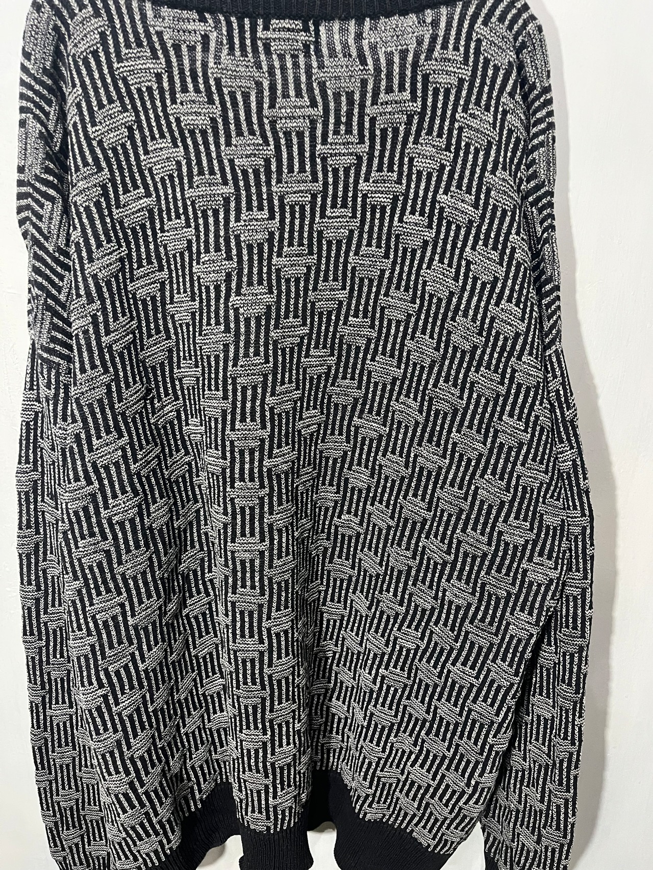 90's NTERNATIONAL PASSPORT Sweater【L】