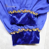 ベリーダンス 衣装 上下セット ブルー系 トップス ズボン フェイスベール ヘッドスカーフ アーム アーム飾り ハーレムパンツ パンツ 青 金 アラジン コスプレ 華やか 練習 レッスン スパンコール ラインストーン コイン キラキラ 鮮やか ゴールド系