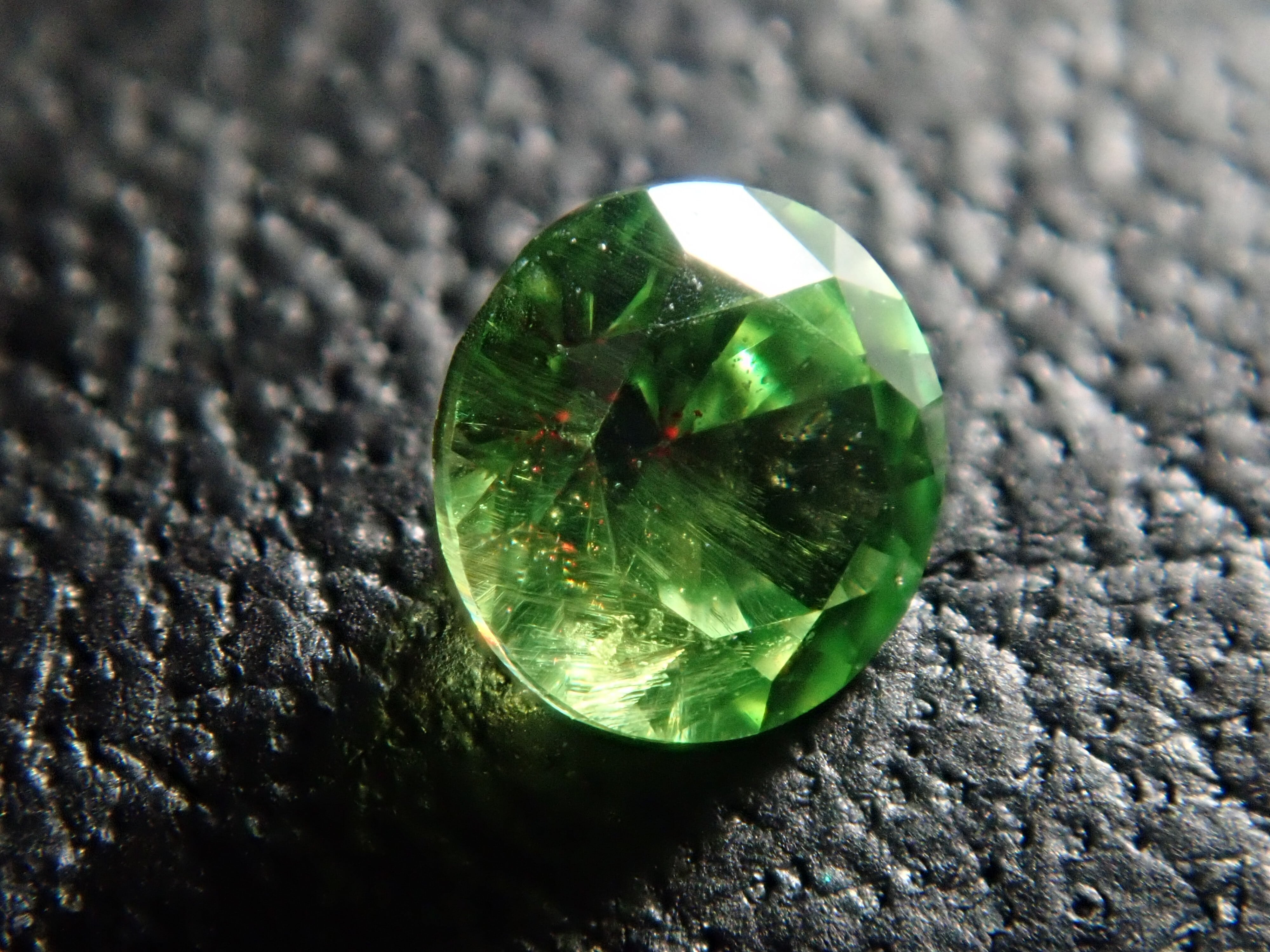 【新商品】ロシア産デマントイドガーネット 0.111ct