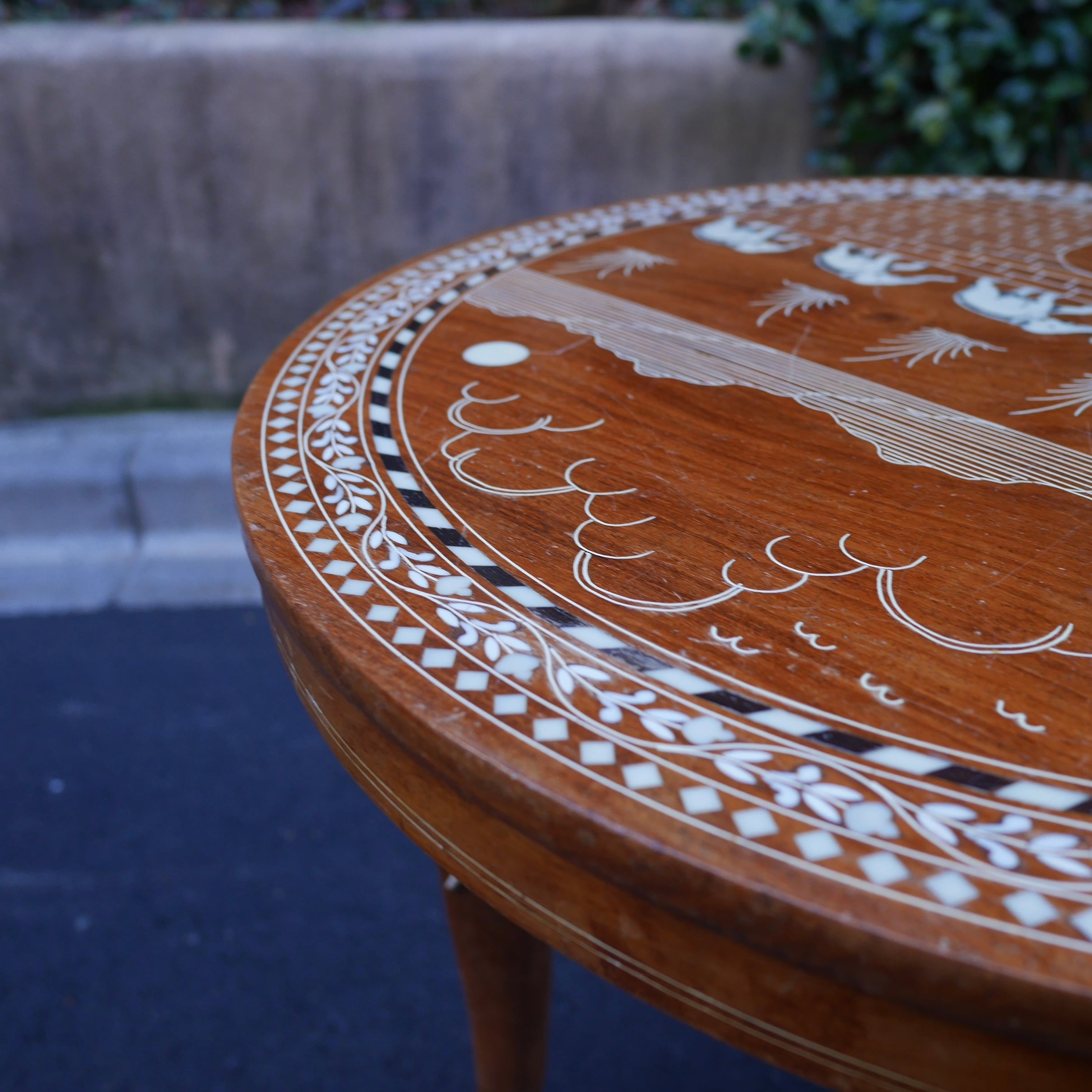 象モチーフ アジアンサイドテーブル | トリノス-torinoth- | 新宿区