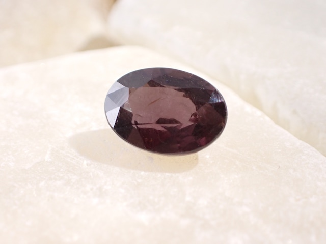 スピネル　2.38ct　[C13‐468]