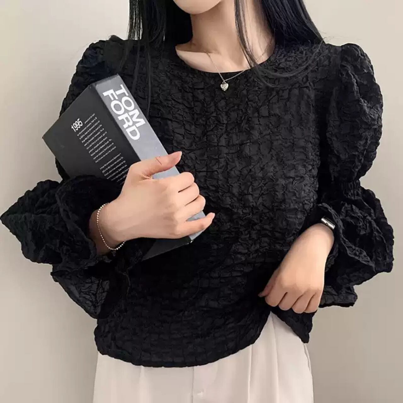 ボリューム パフスリーブ ブラウス-ブラック