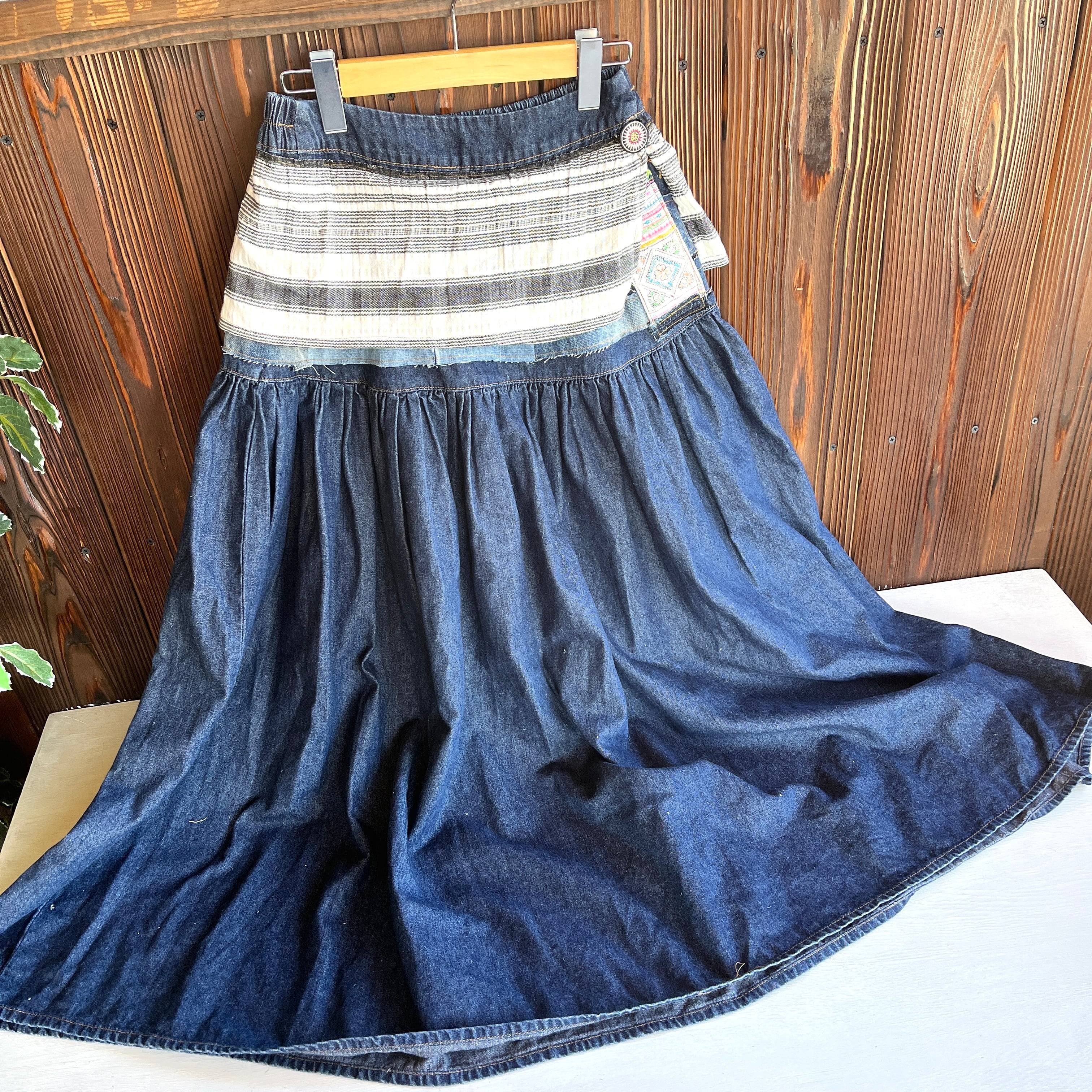 モン族たっぷりギャザーデニムスカート | アジアン雑貨ルチュ