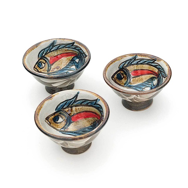 【金城陶器 秀陶房】赤絵魚紋ぐいのみ 線 [やちむん]