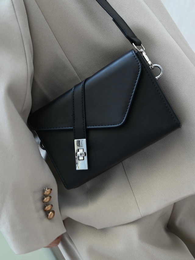 clip leather shoulder bag