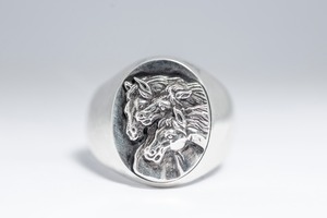 PHARAOS HORSE RING  SILVER  (OVAL) LARGE