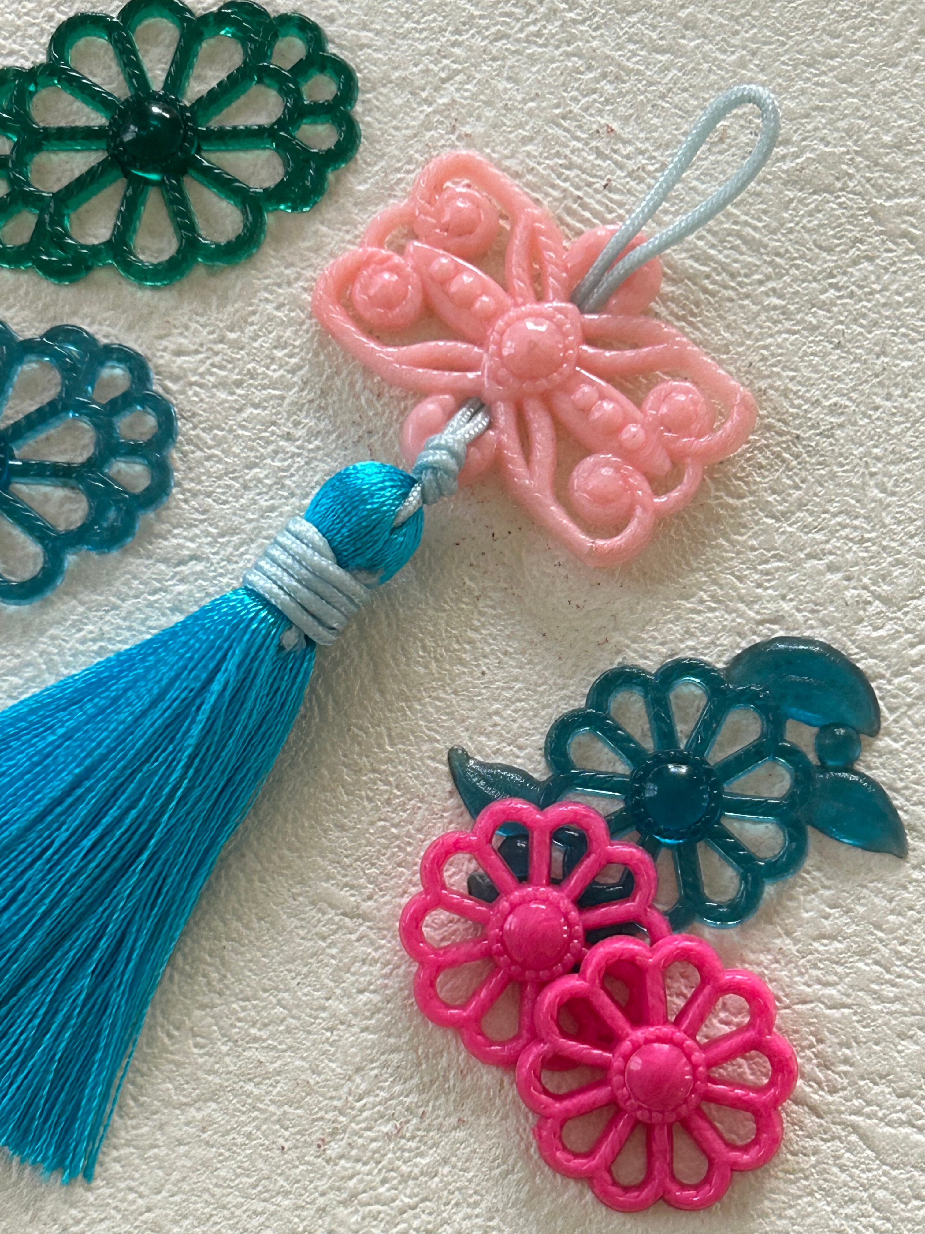 フランスVintage ヴィンテージパーツ 透かしパーツ 6個セット プラスチック チャーム アクセサリーパーツ デコレーション材