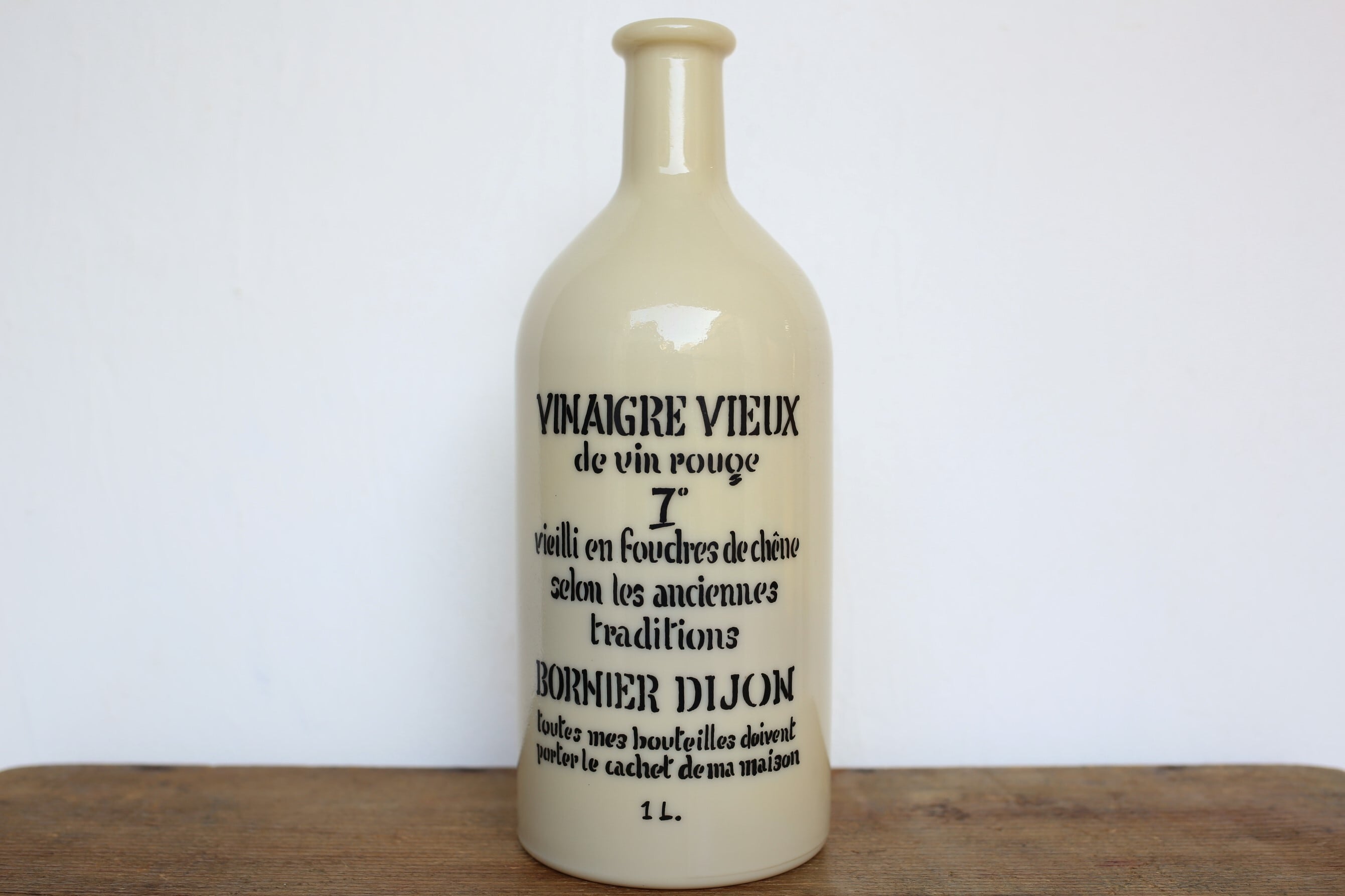 フランス アンティーク 『BORNIER DIJON』ミルクガラス製 ヴィネガーボトル
