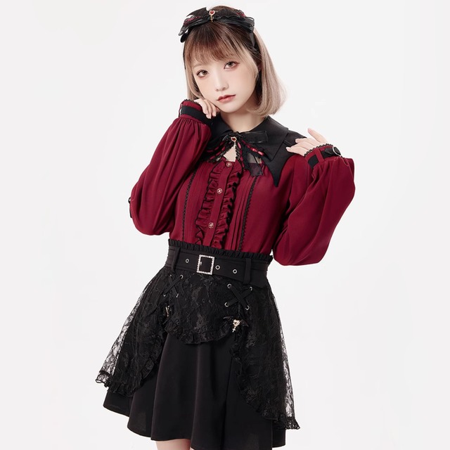 地雷系レースアップコウモリ襟ブラウス