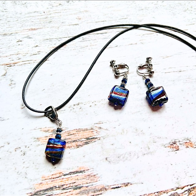 エスニックトリコロールネックレス