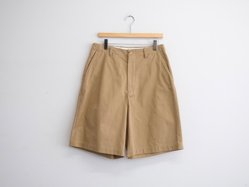 UNIVERSAL PRODUCTS.” NO TUCK CHINO SHORTS CAMEL”