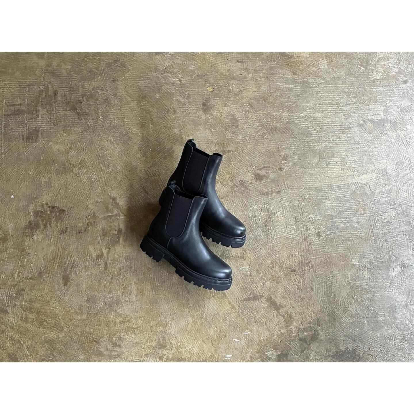 ブーツ 「REMME/レメ」CHELSEA BOOTS：ブーツ REMME レメ CHELSEA BOOTS サイドゴアブーツ 23.5cm