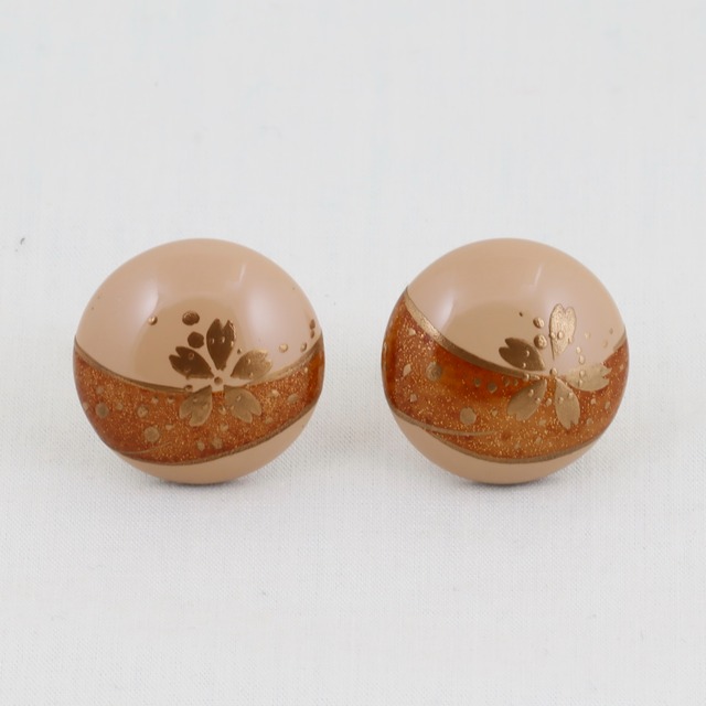 29-2 輪島塗　カウス／白塗／桜蒔絵