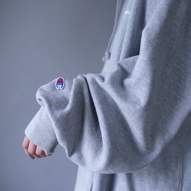 "Champion" light gray color over silhouette reverse wave sweat parka