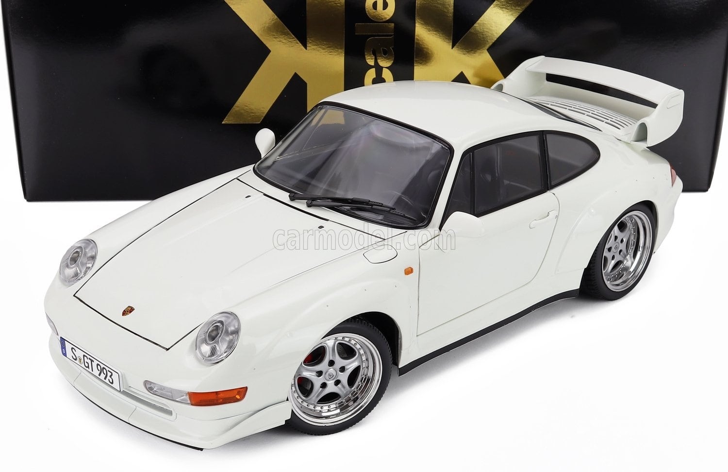 ミニカー 1/18 ポルシェ タイカン ミニチャンプス MINICHAMPS 1/18