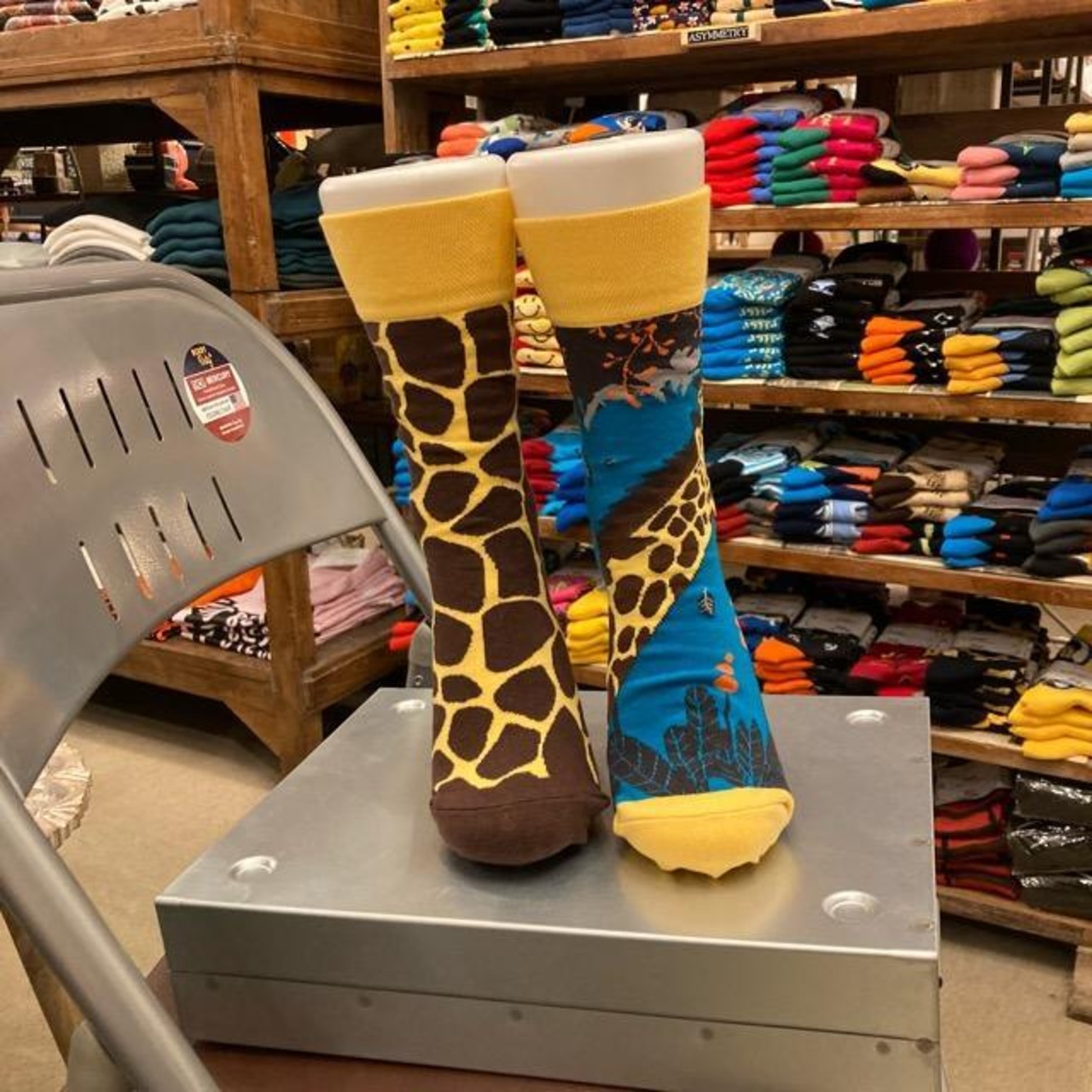 TOPANGA SOCKS Lady's　アシンメトリーキリンソックス　ジラフ　キリン柄　靴下　レディース　クルーソックス　イエロー　グリーン